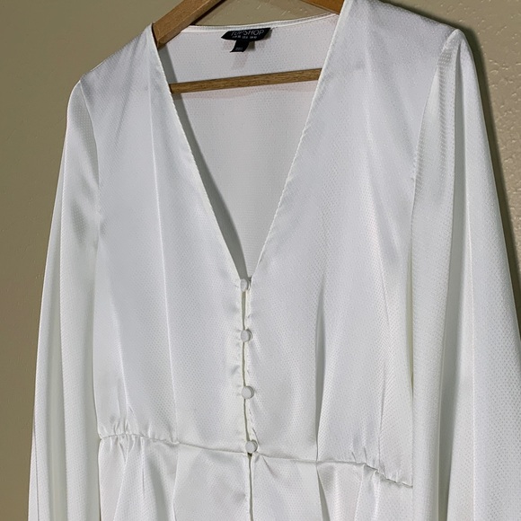 Topshop Women’s Button Cropped Long Sleeve Peplum Blouse Ivory Satin Size US‎ 6 - Picture 4 of 8